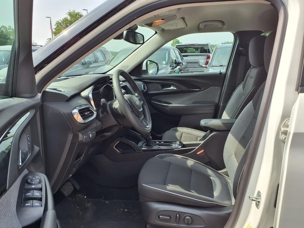 Used 2023 White Chevrolet LT image 20
