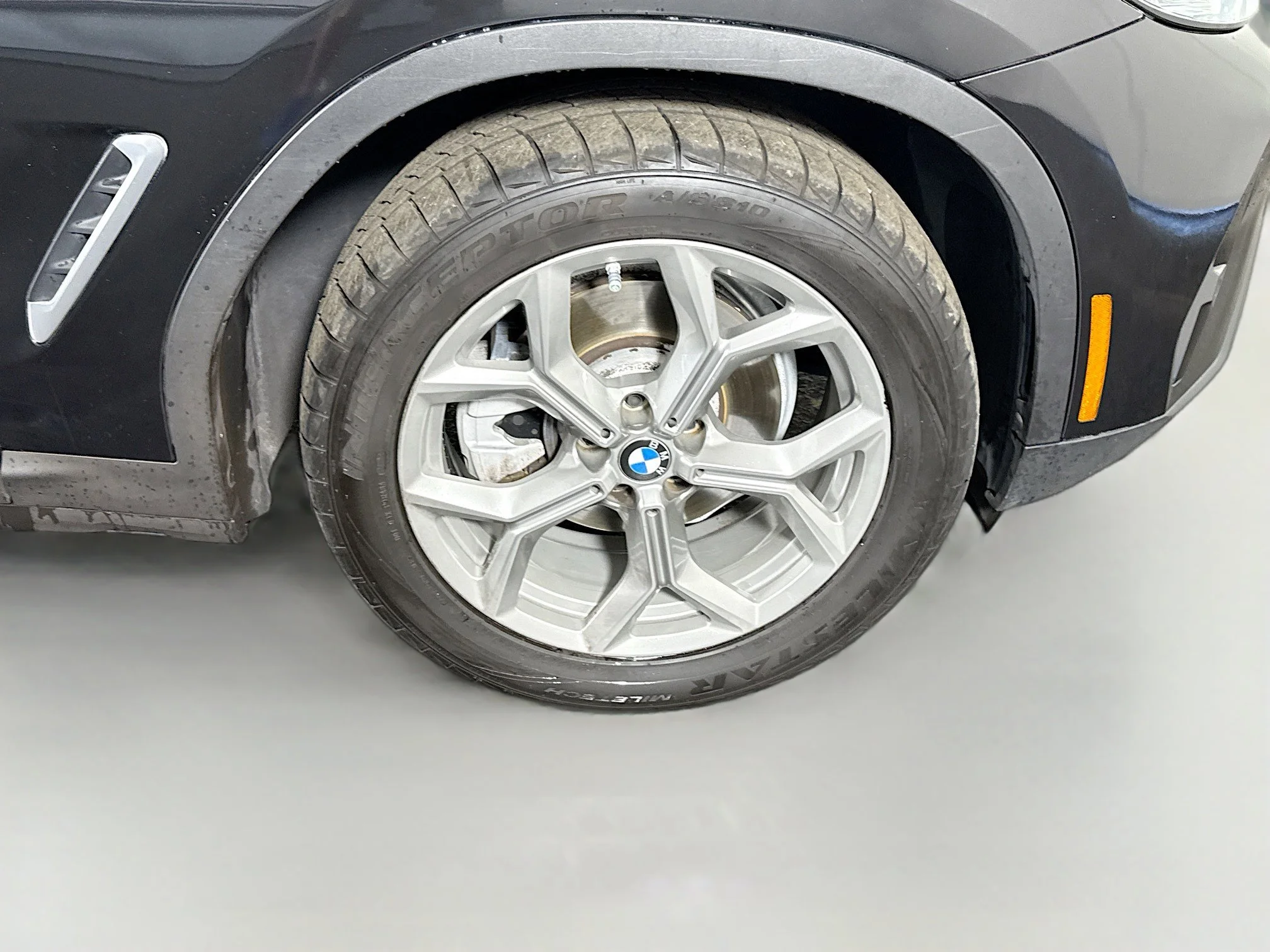 Used 2022 Black Sapphire Metallic BMW sDrive30i image 28