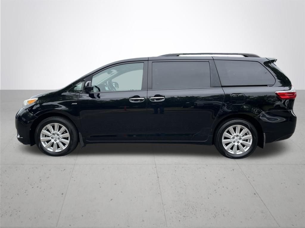 Used 2017 Midnight Black Metallic Toyota XLE image 8
