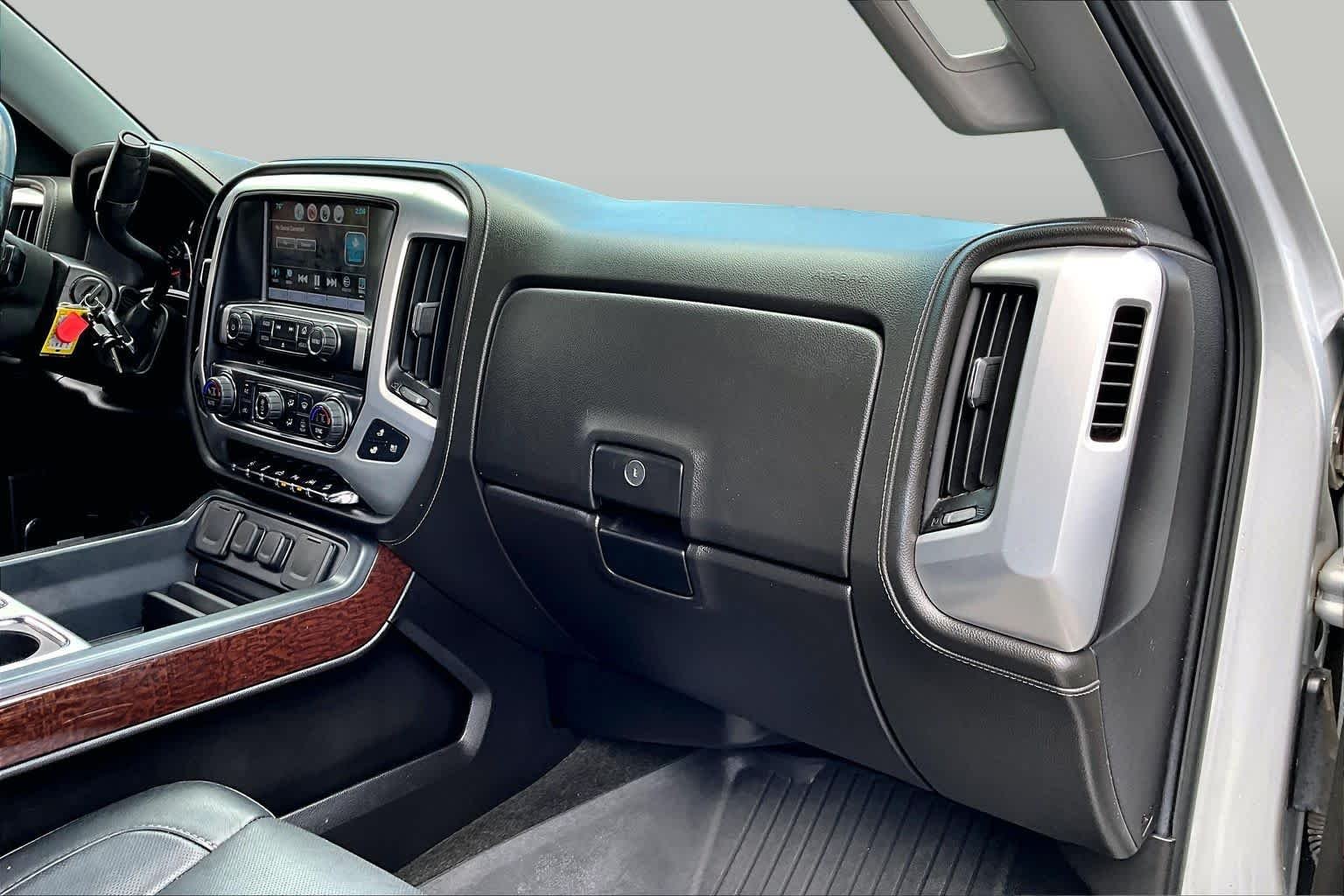 Used 2017 Quicksilver Metallic GMC SLT image 19