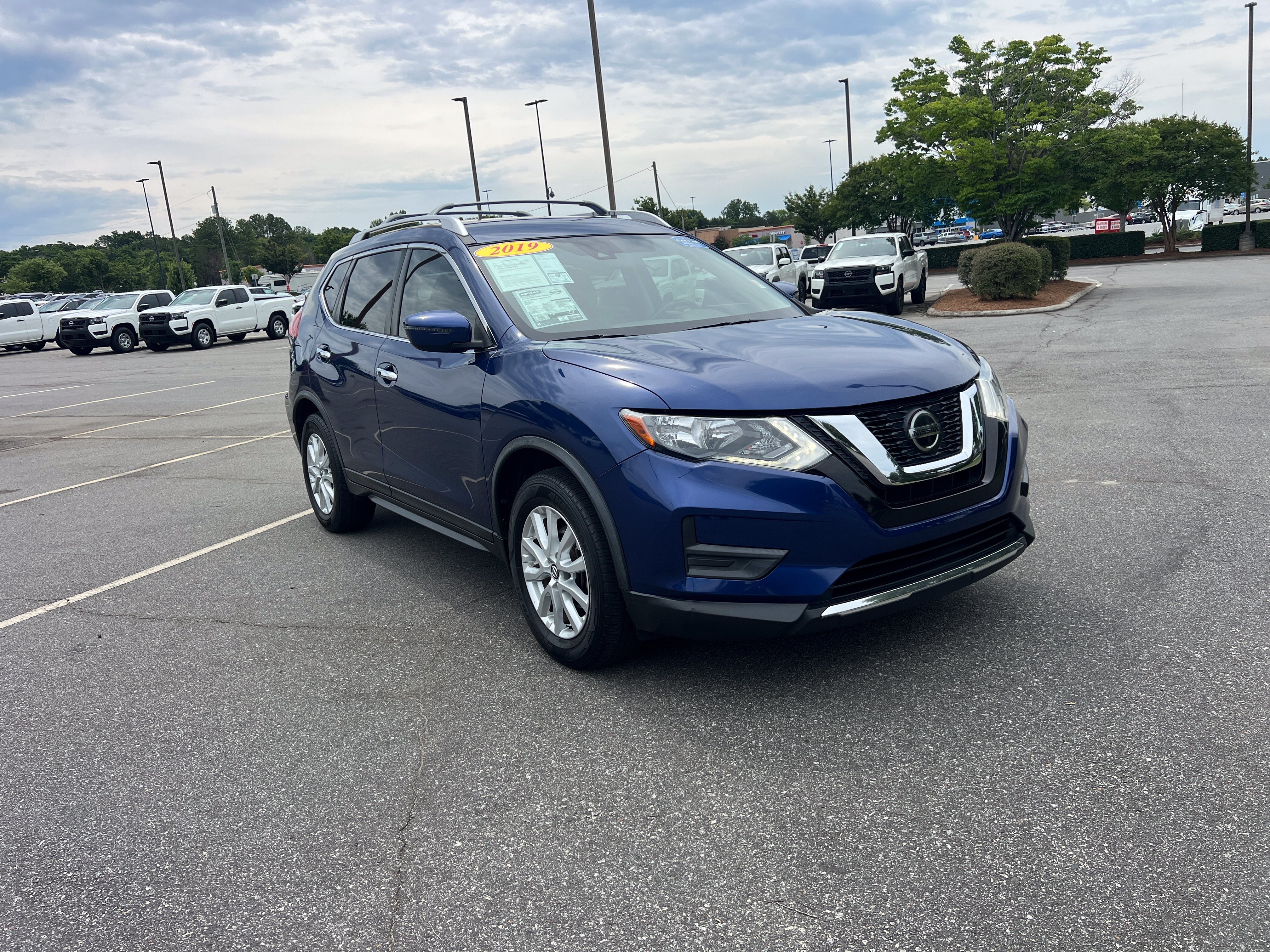 Used 2019 Caspian Blue Metallic Nissan SV image 3