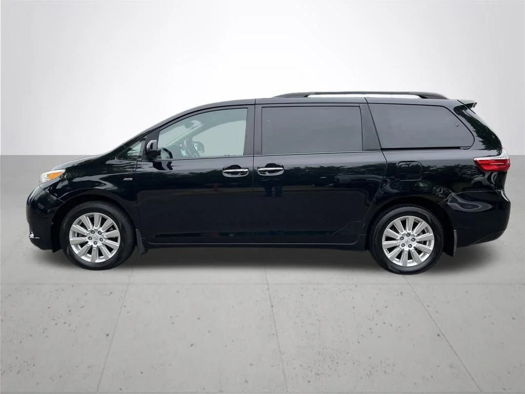 Used 2017 Black Toyota XLE image 8