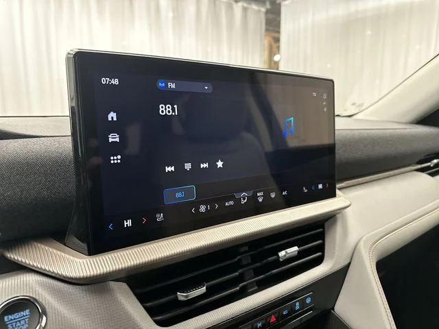 New 2026 Star White Metallic Tri-Coat Ford Active image 14