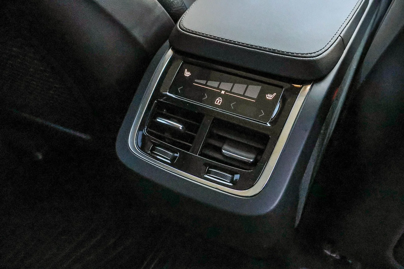2023 Volvo XC90 Plus - Photo 19