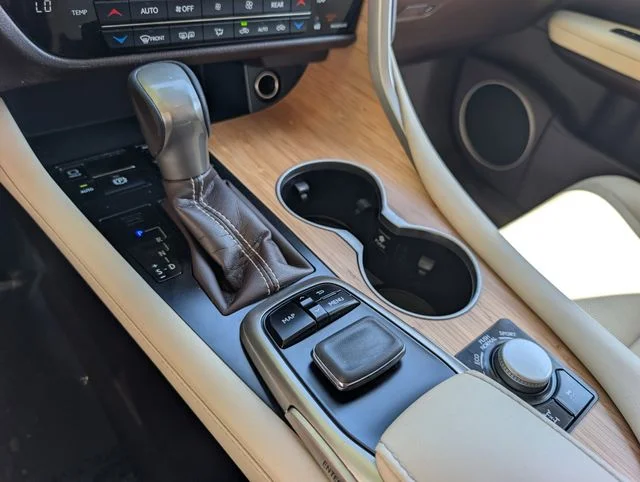 Used 2019 White Pearl Lexus 350L image 20