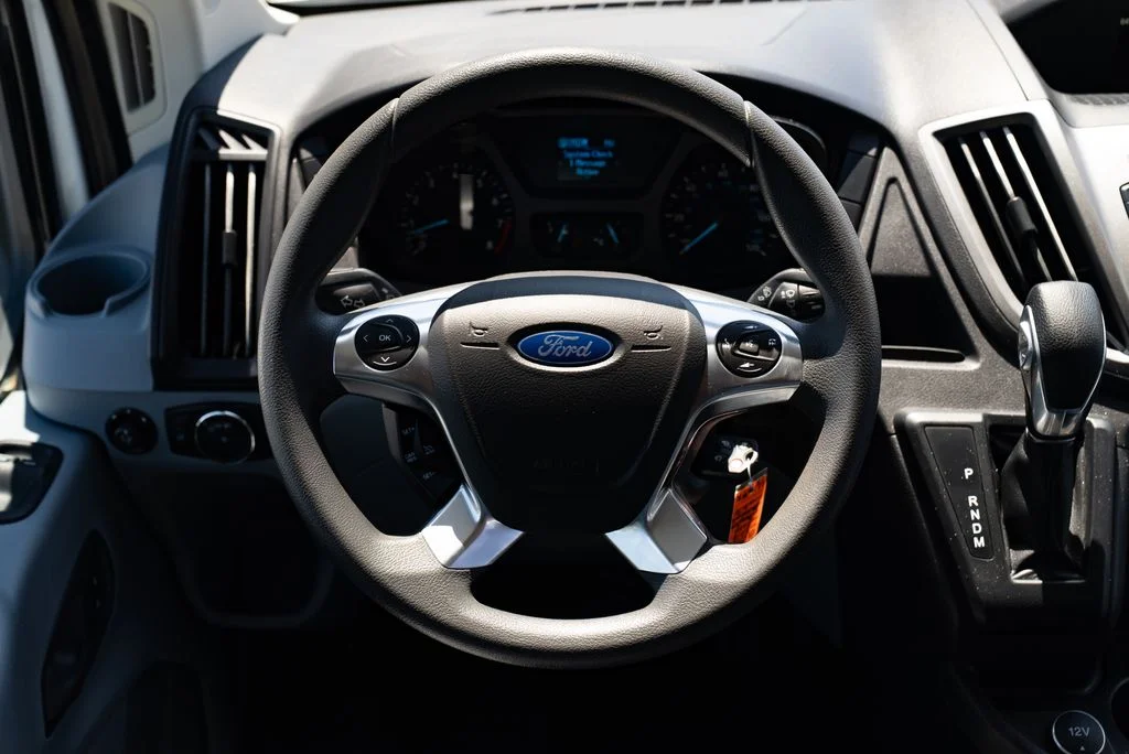 Used 2018 White Ford XL image 11