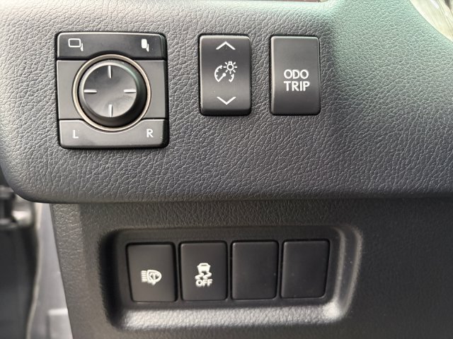 Used 2018 Gray Lexus 460 image 27
