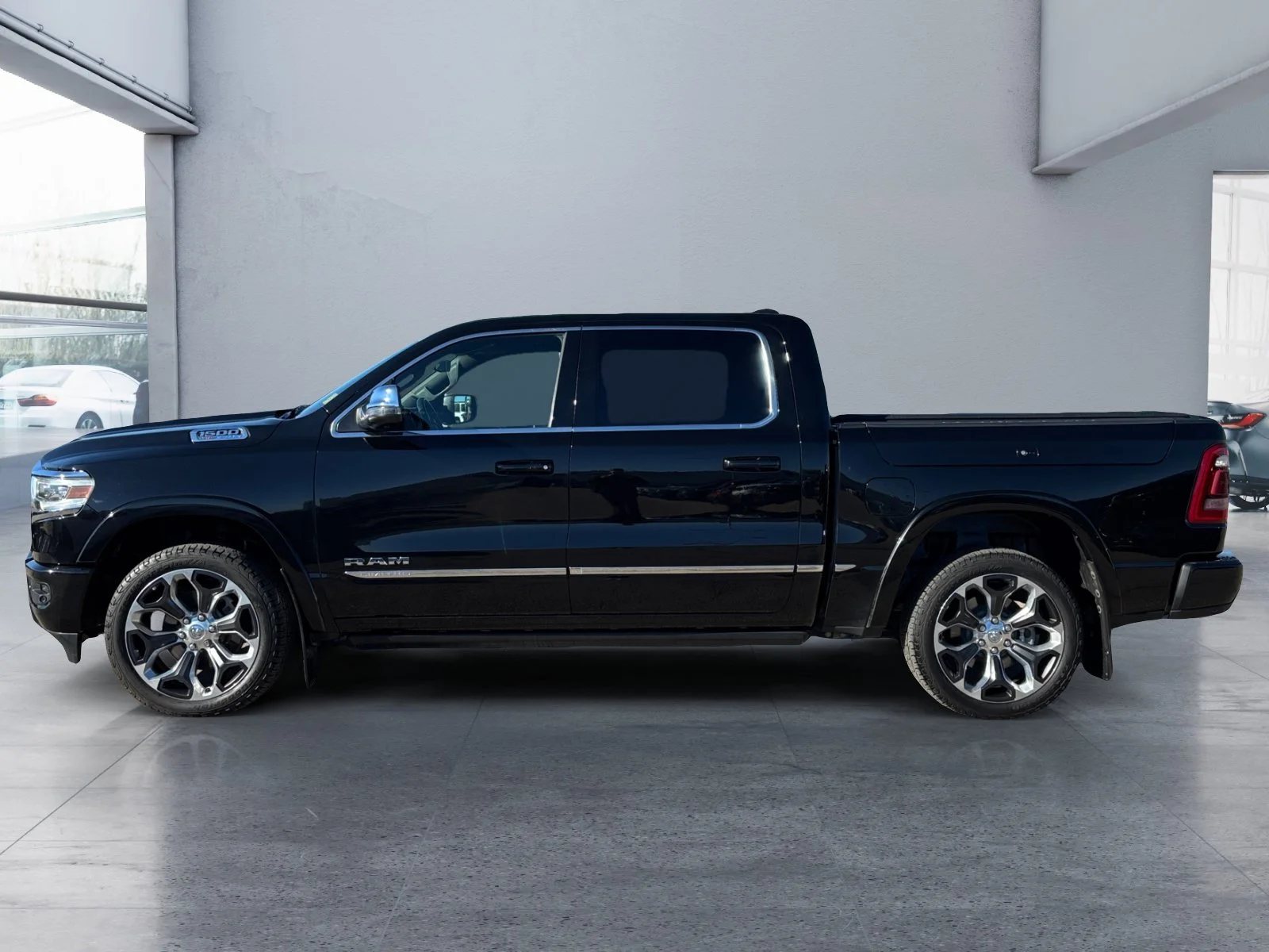 Certified Used 2023 Diamond Black Crystal Pearl Ram Limited image 2