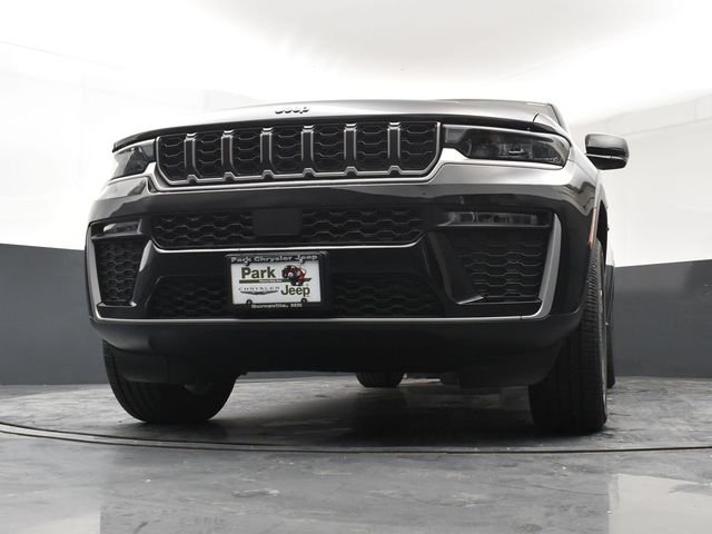 New 2026 Diamond Black Crystal Pearl-Coat Exterior Paint Jeep Limited image 20