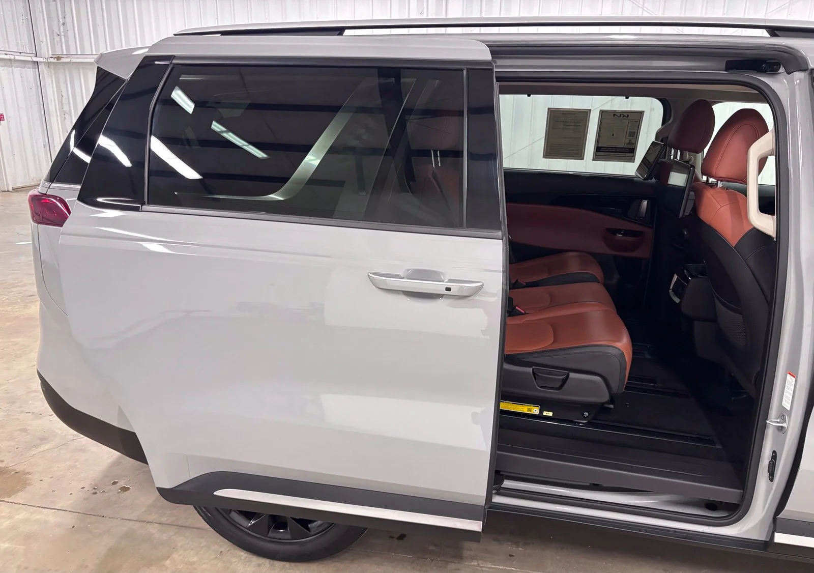 Used 2024 White Kia SX image 19