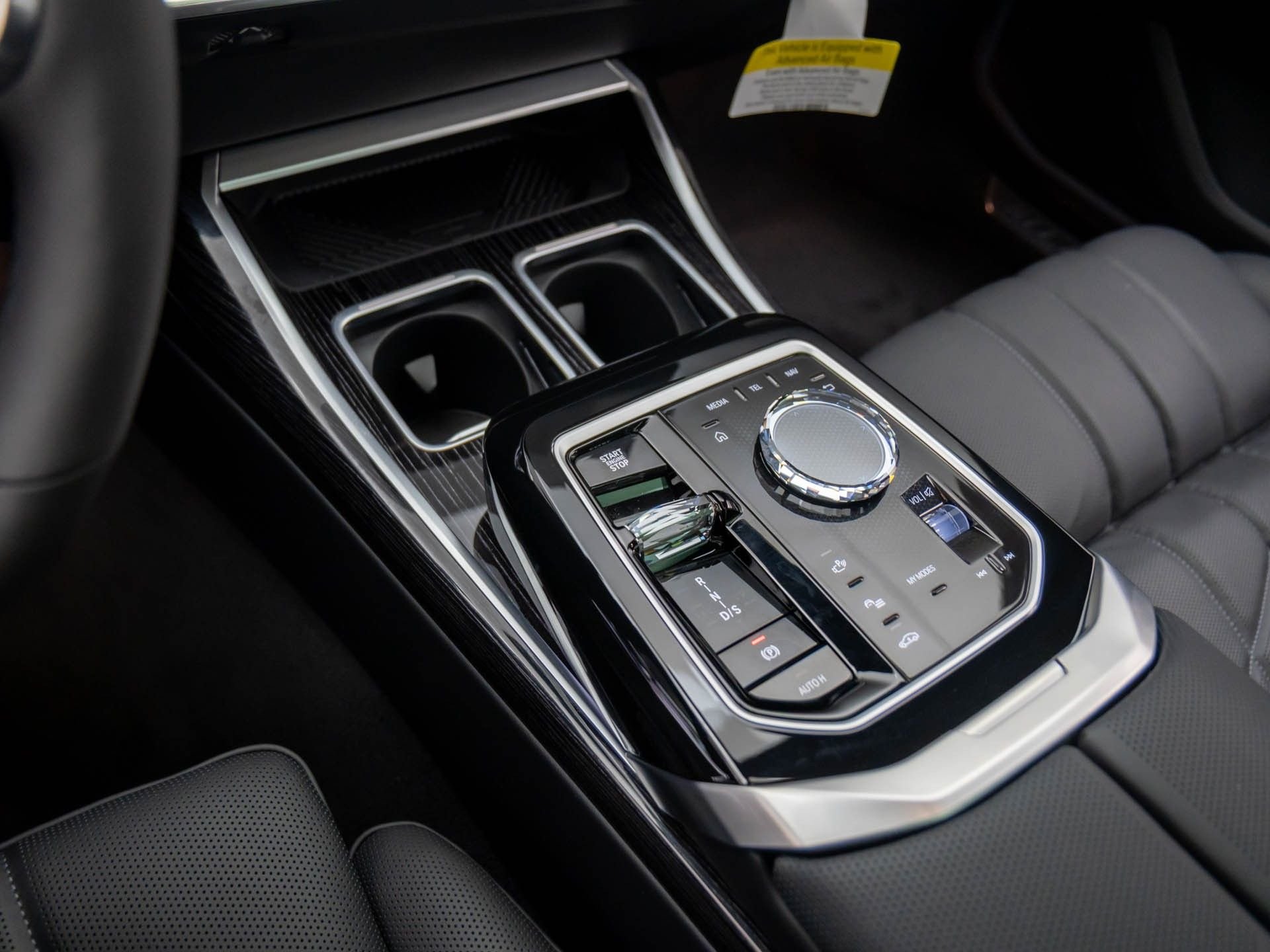 New 2026 Tanzanite Blue II Metallic BMW 750e xDrive image 12