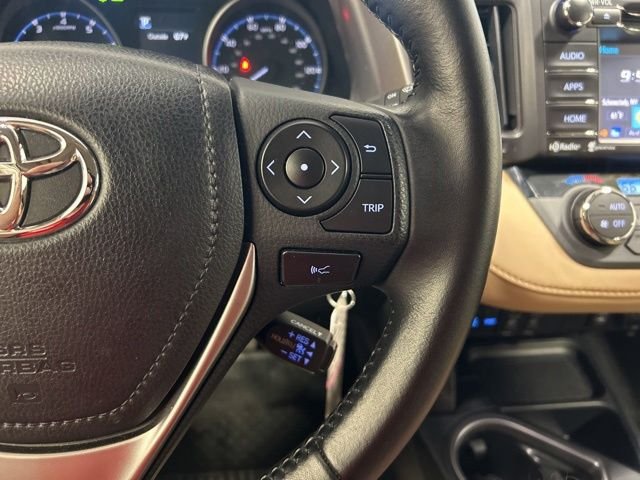 Used 2017 Super White Toyota XLE image 25