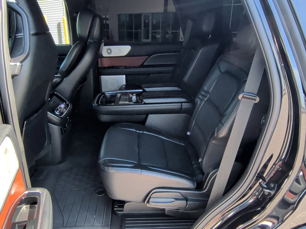 Used 2020 Black Lincoln Reserve image 37