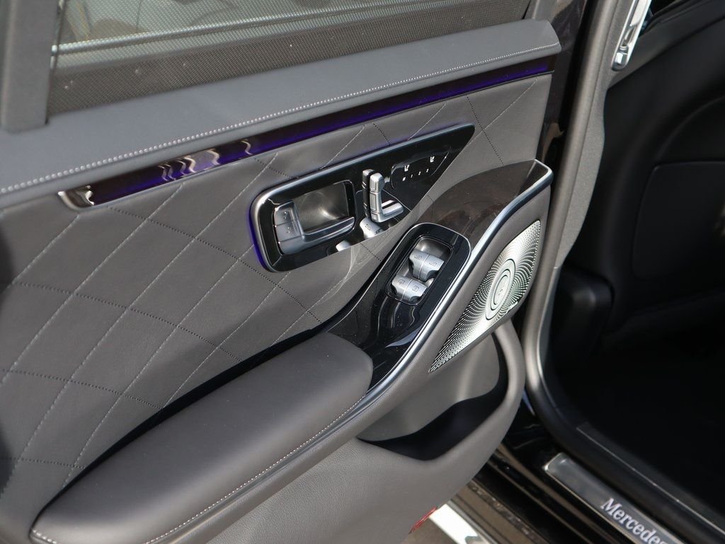 New 2026 Obsidian Black Metallic Mercedes-Benz S 500 image 23