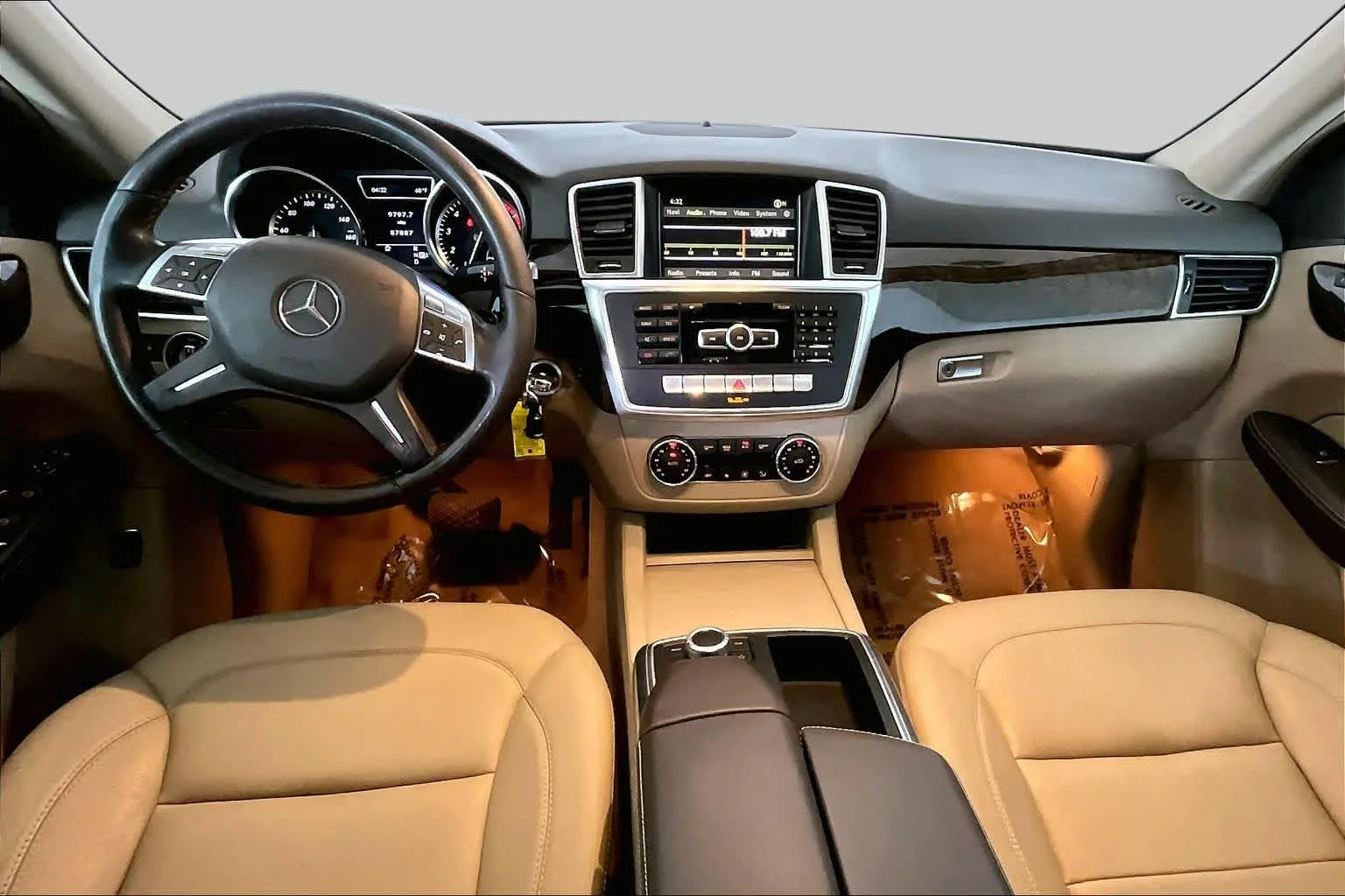 Used 2012 Arctic White Mercedes-Benz ML 350 image 16