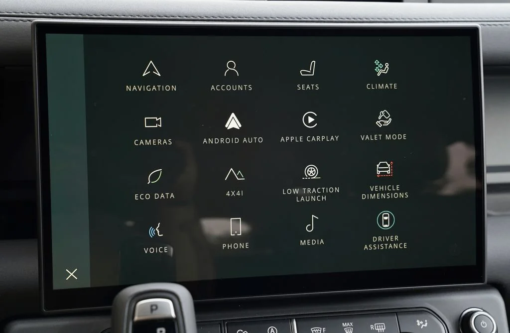 New 2026 Woolstone Green Land Rover S image 19