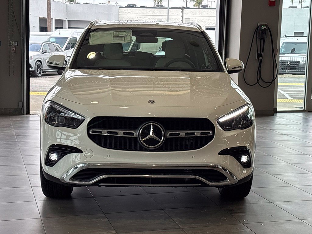 New 2026 Polar White Mercedes-Benz GLA 250 image 40