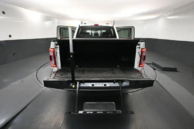 Used 2022 White Ford King Ranch image 36
