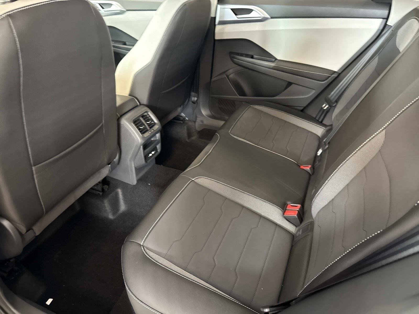 2026 Volkswagen Taos SE - Photo 15