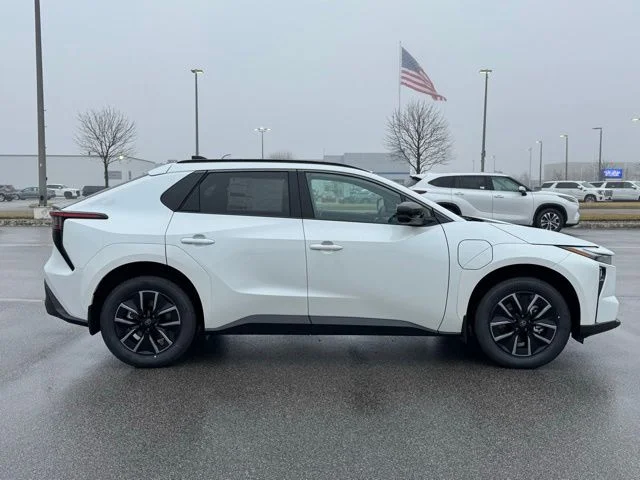 2026 Toyota bZ XLE - Photo 4