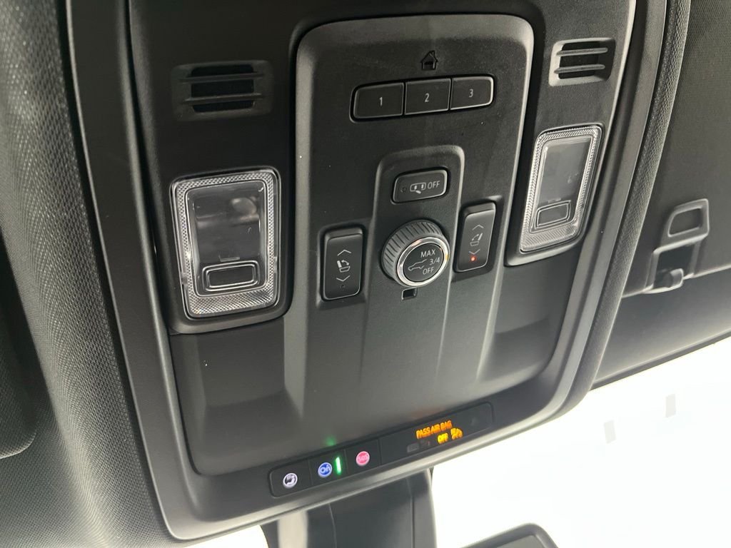 Used 2022 Summit White Chevrolet Z71 image 14
