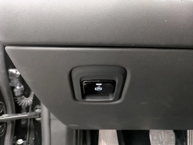 Used 2024 Black Maserati 788 HP 0-60 2.3 240 mile per charge image 24