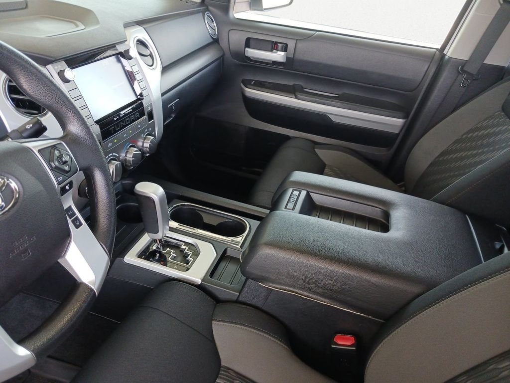 Used 2021 White Toyota SR5 image 11