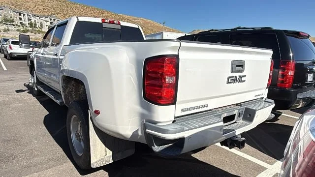 Used 2019 WHITE FROST TRICOAT GMC Denali image 4