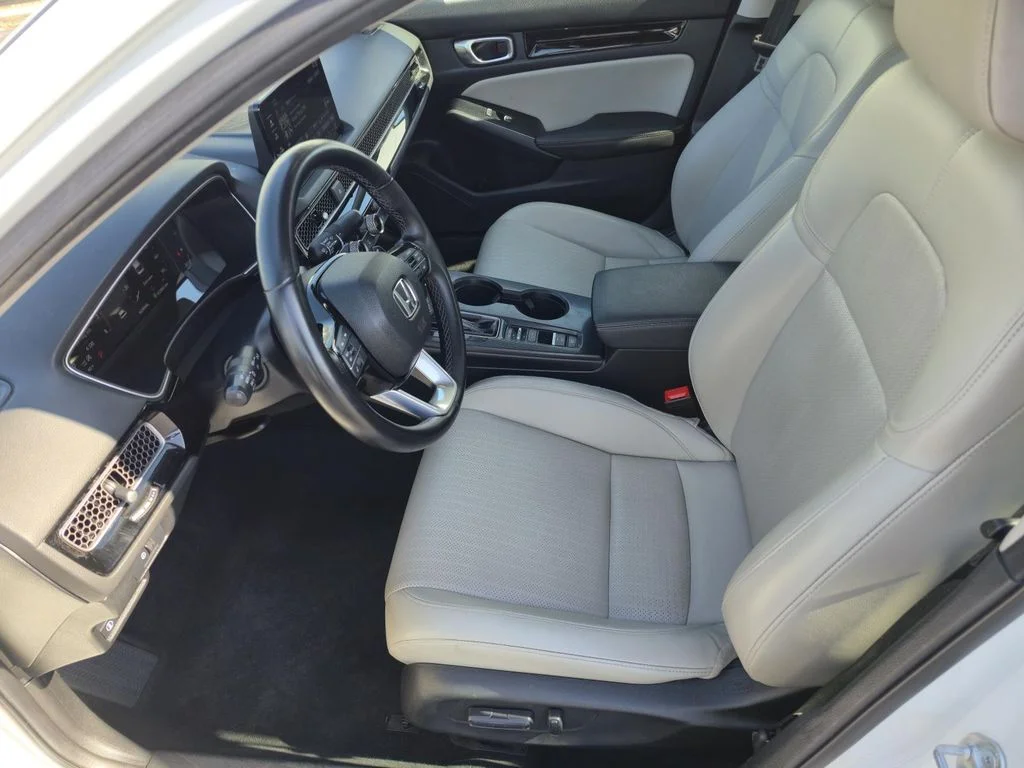 Used 2024 White Honda Touring image 9