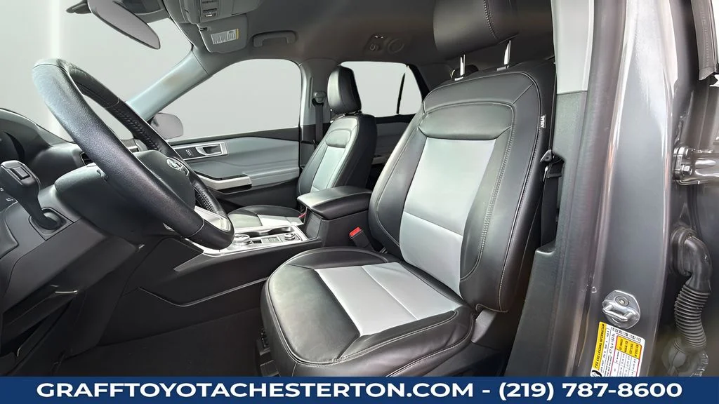 Used 2023 Gray Ford XLT image 22