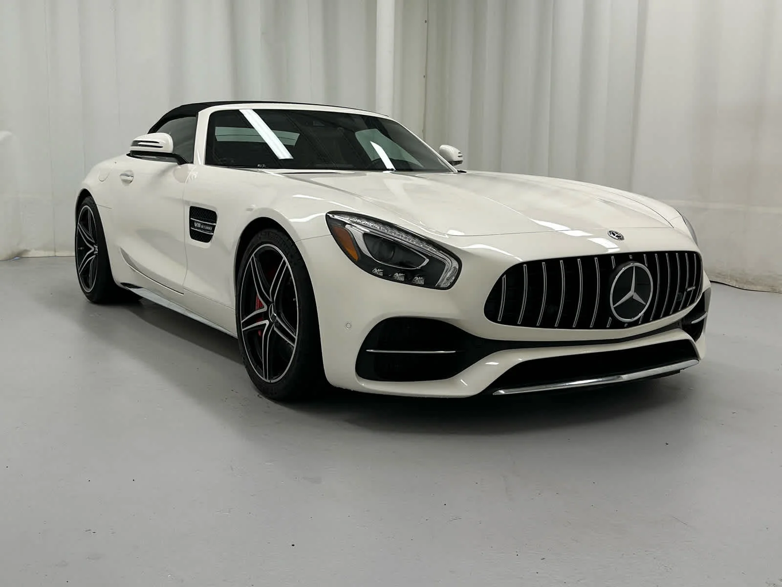 Used 2018 designo Diamond White Metallic Mercedes-Benz AMG® GT C image 9