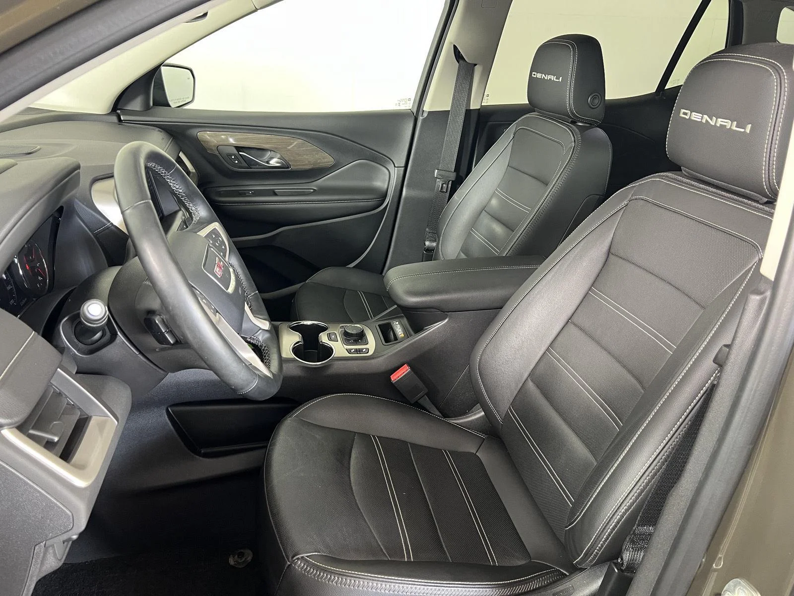 Used 2023 Deep Bronze Metallic GMC Denali image 6