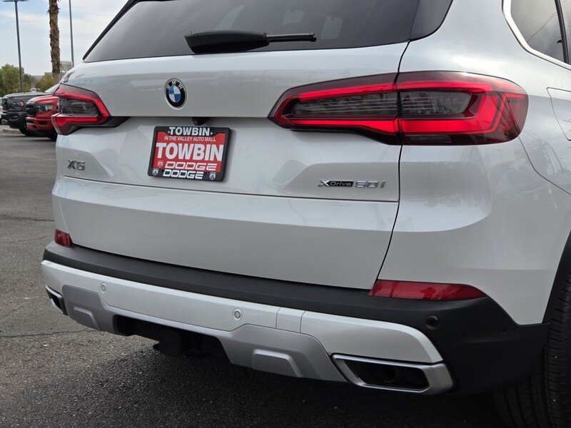 Used 2019 White BMW xDrive50i image 7
