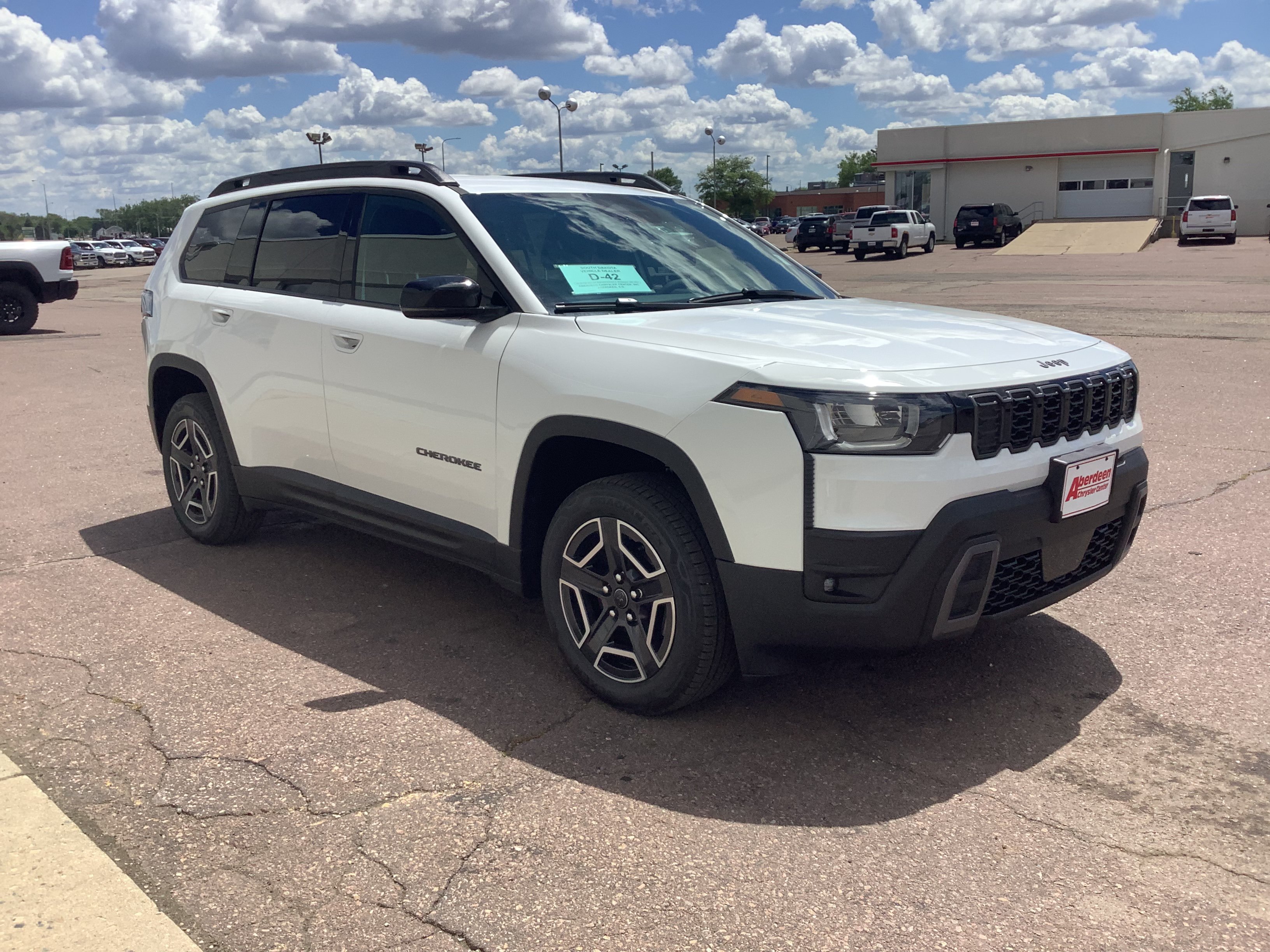 New 2026 Bright White Clear-Coat Exterior Paint Jeep Limited image 4