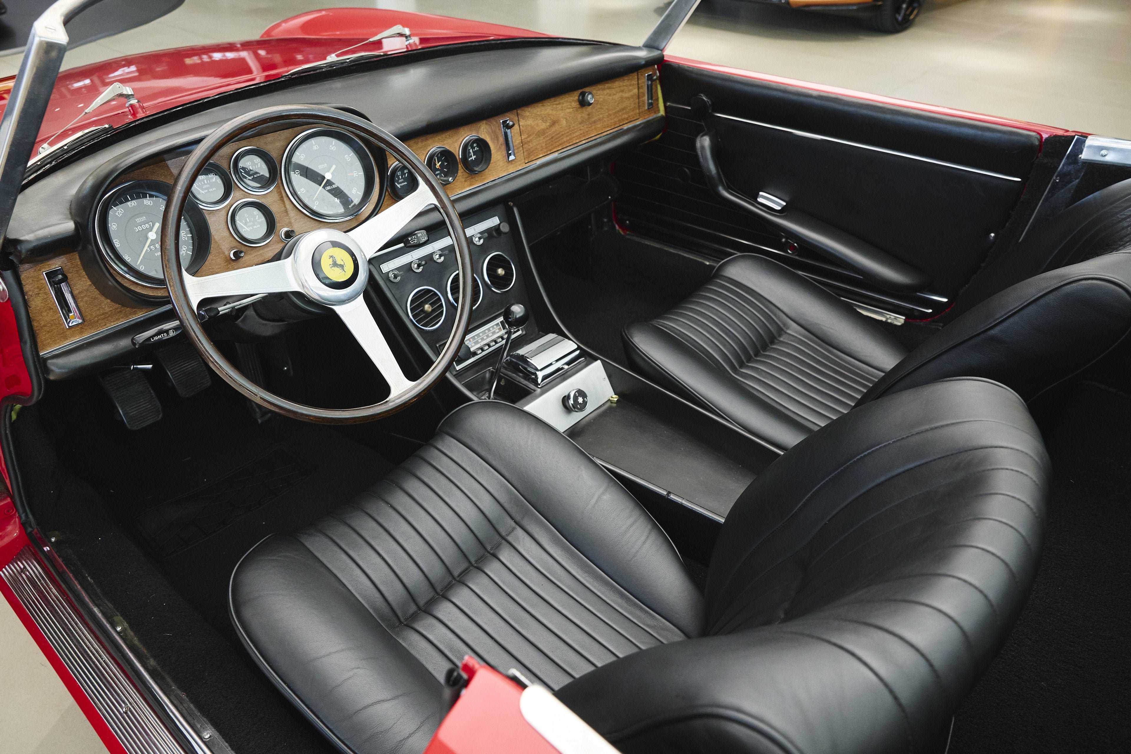 Used 1967 Rosso Ferrari  image 5