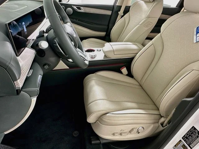 New 2026 White Genesis 2.5T Prestige image 10