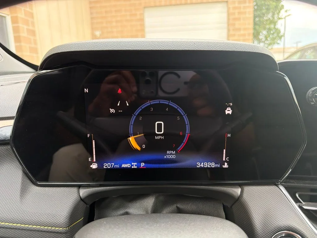 Used 2025 Yellow Chevrolet ACTIV image 12