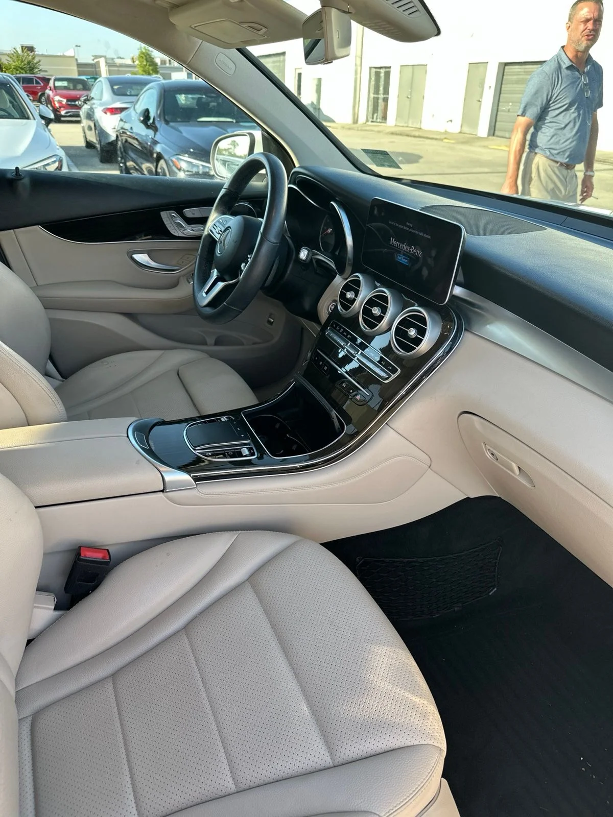 Used 2020 White Mercedes-Benz GLC 300 image 6