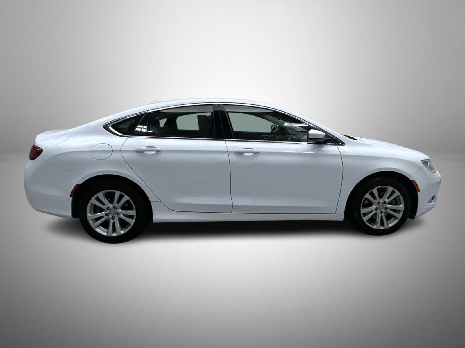 Used 2016 White Chrysler Limited image 4