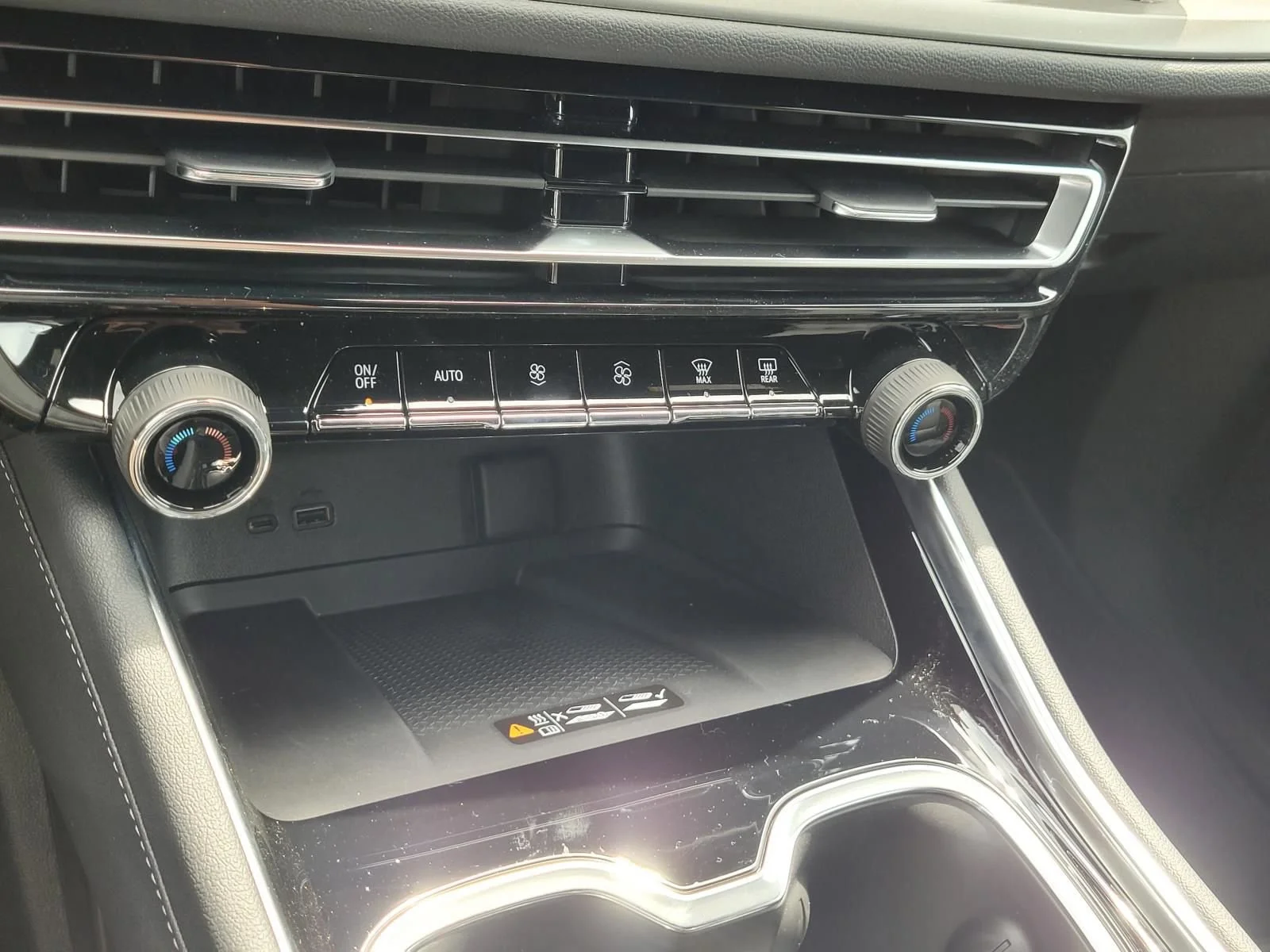 2026 Chevrolet Traverse LT - Photo 20