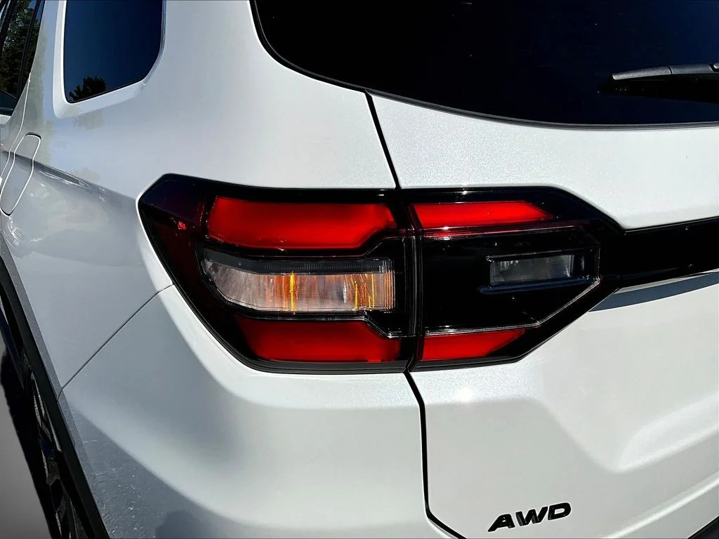 New 2026 Platinum White Pearl Honda AWD Black Edition image 24