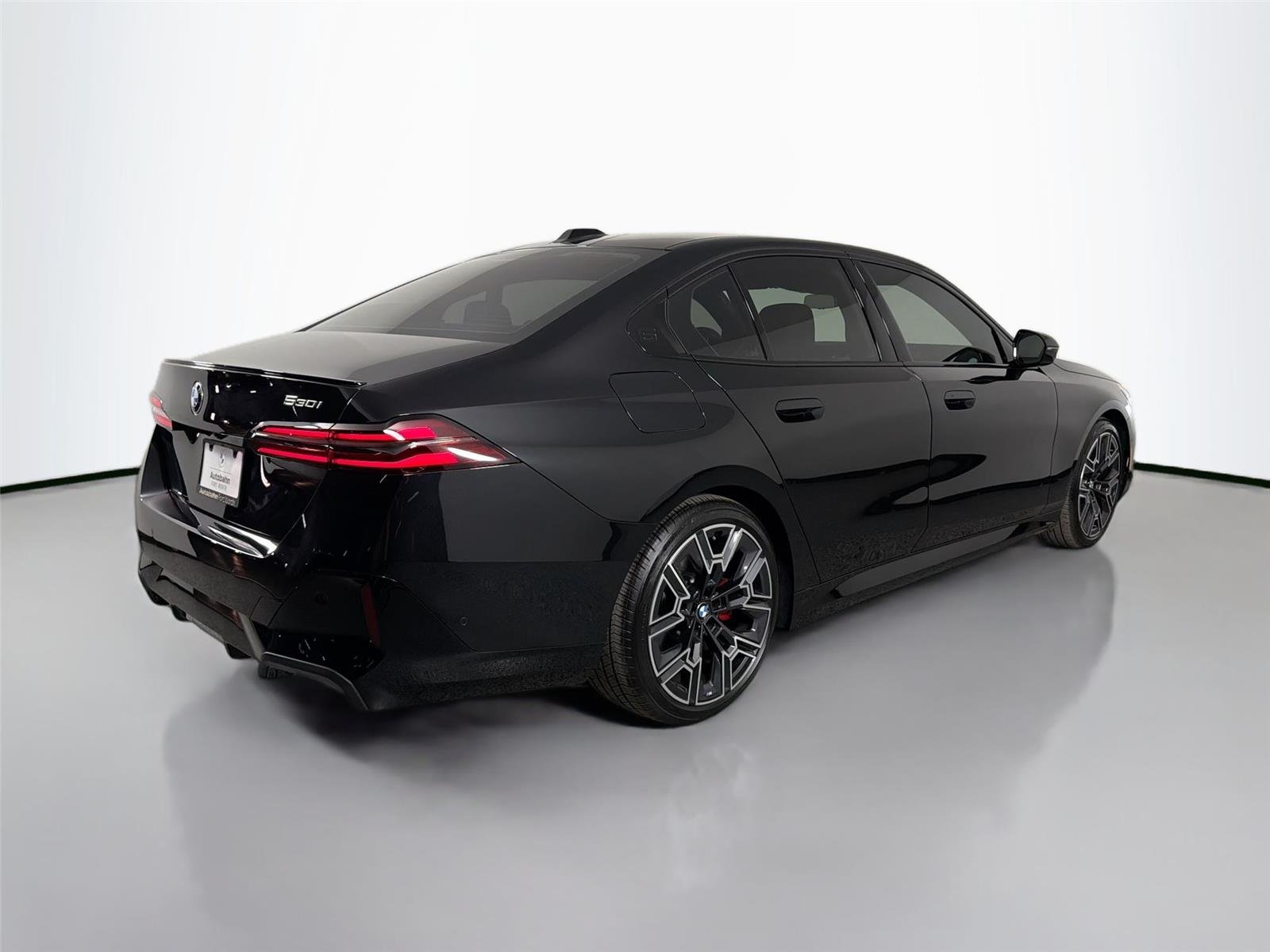 2026 BMW 5 Series 530i - Photo 6