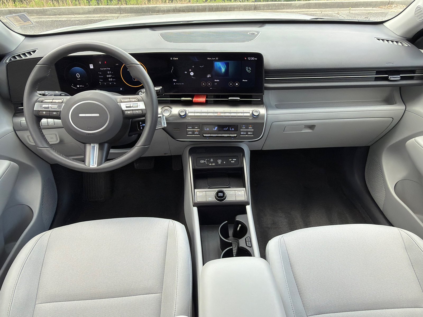 Used 2025 Atlas White Hyundai SEL Convenience image 2