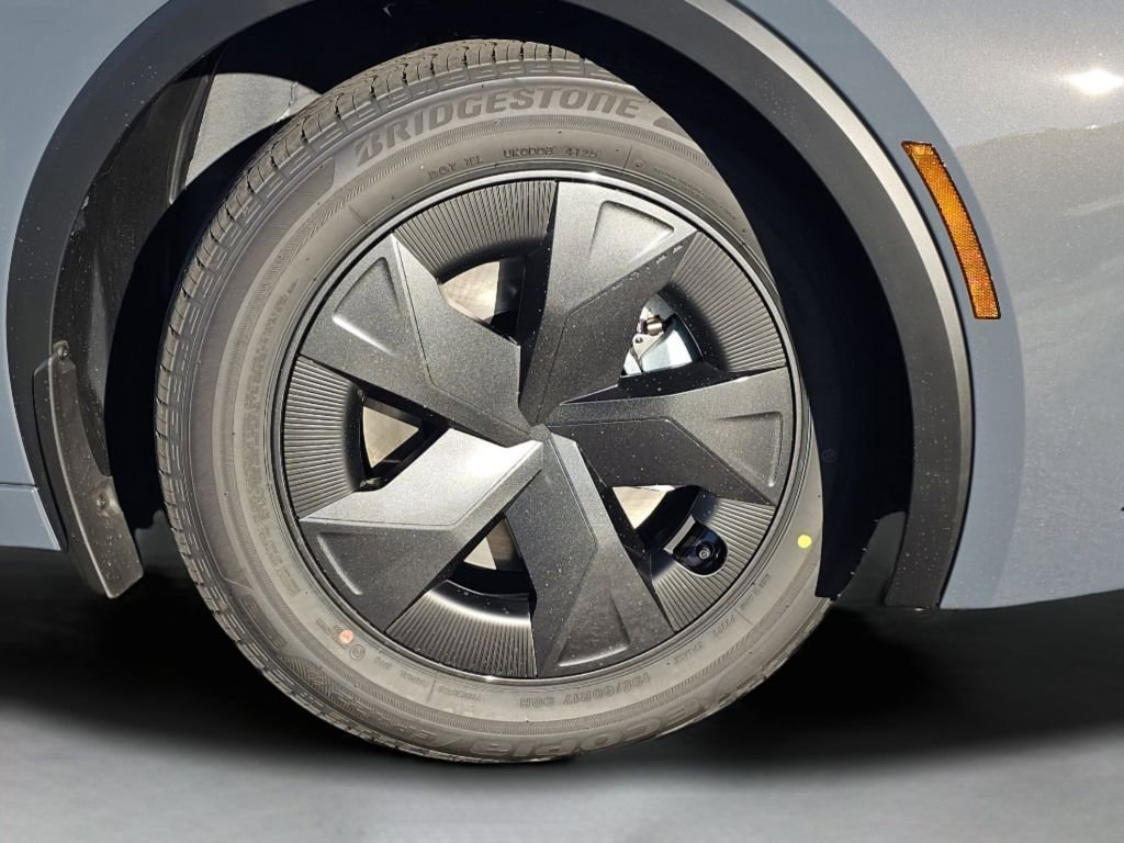2026 Toyota Prius Plug-in Hybrid SE - Photo 18