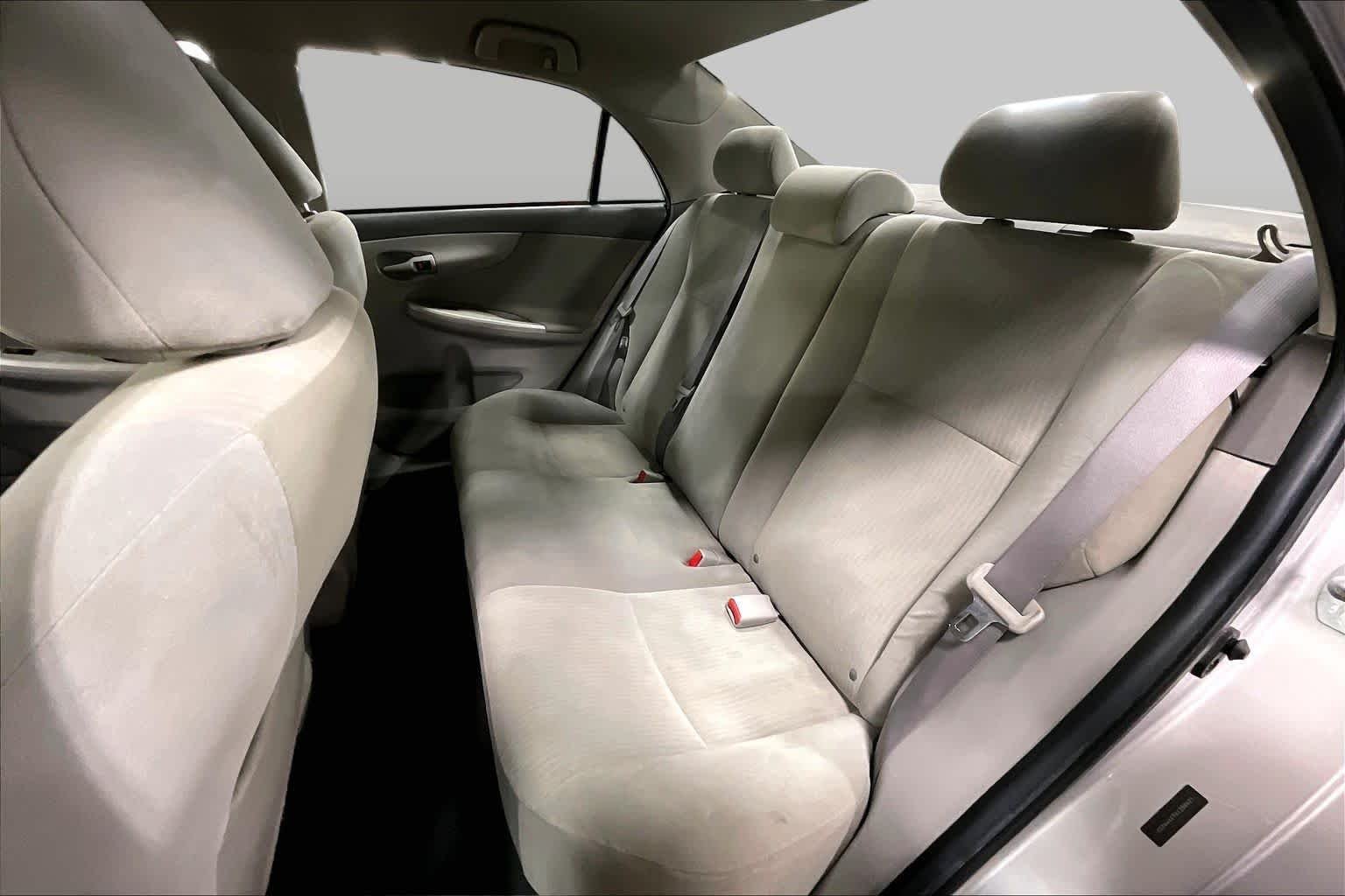 Used 2010 Classic Silver Metallic Toyota LE image 19