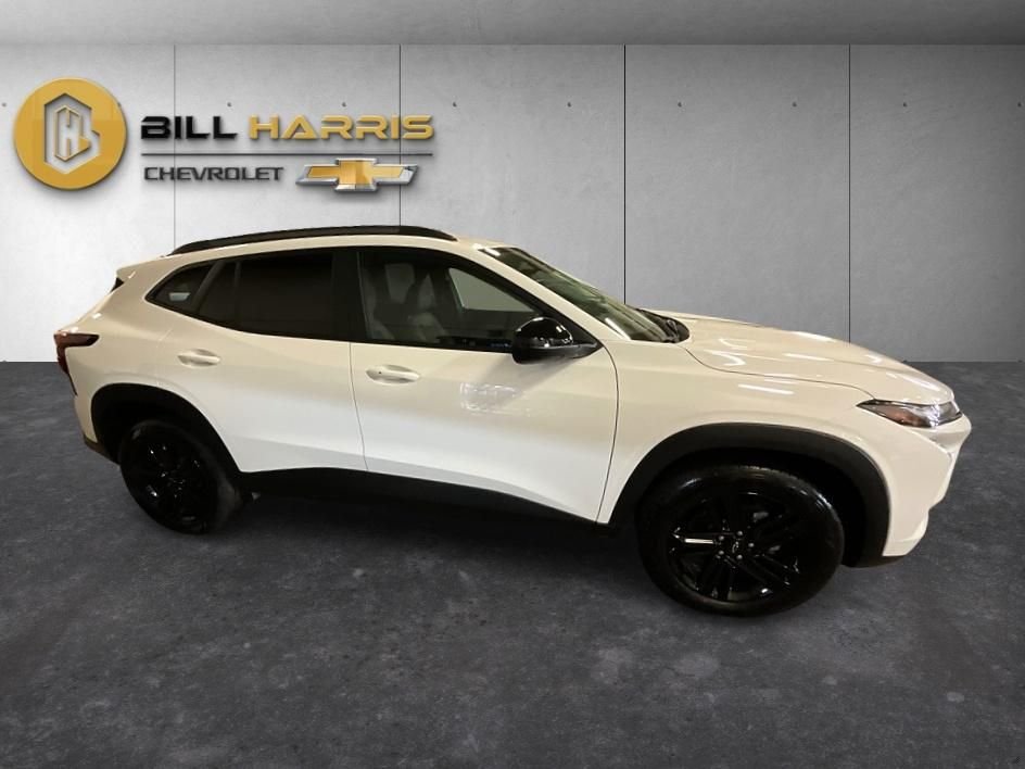 Used 2025 White Chevrolet ACTIV image 10