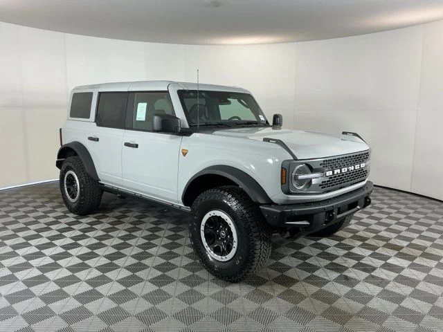 New 2026 Avalanche Gray Ford Badlands image 3