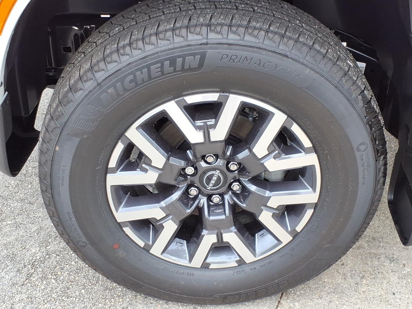 New 2027 Glacier White Nissan Crew Cab SV image 4