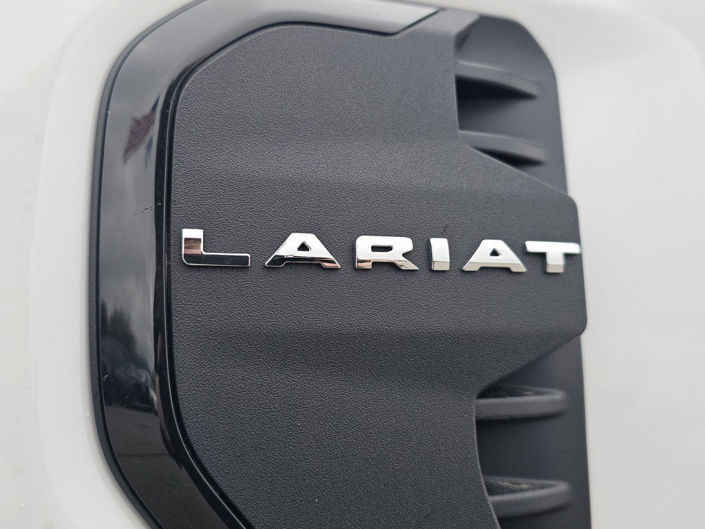New 2026 Oxford White Ford LARIAT image 19