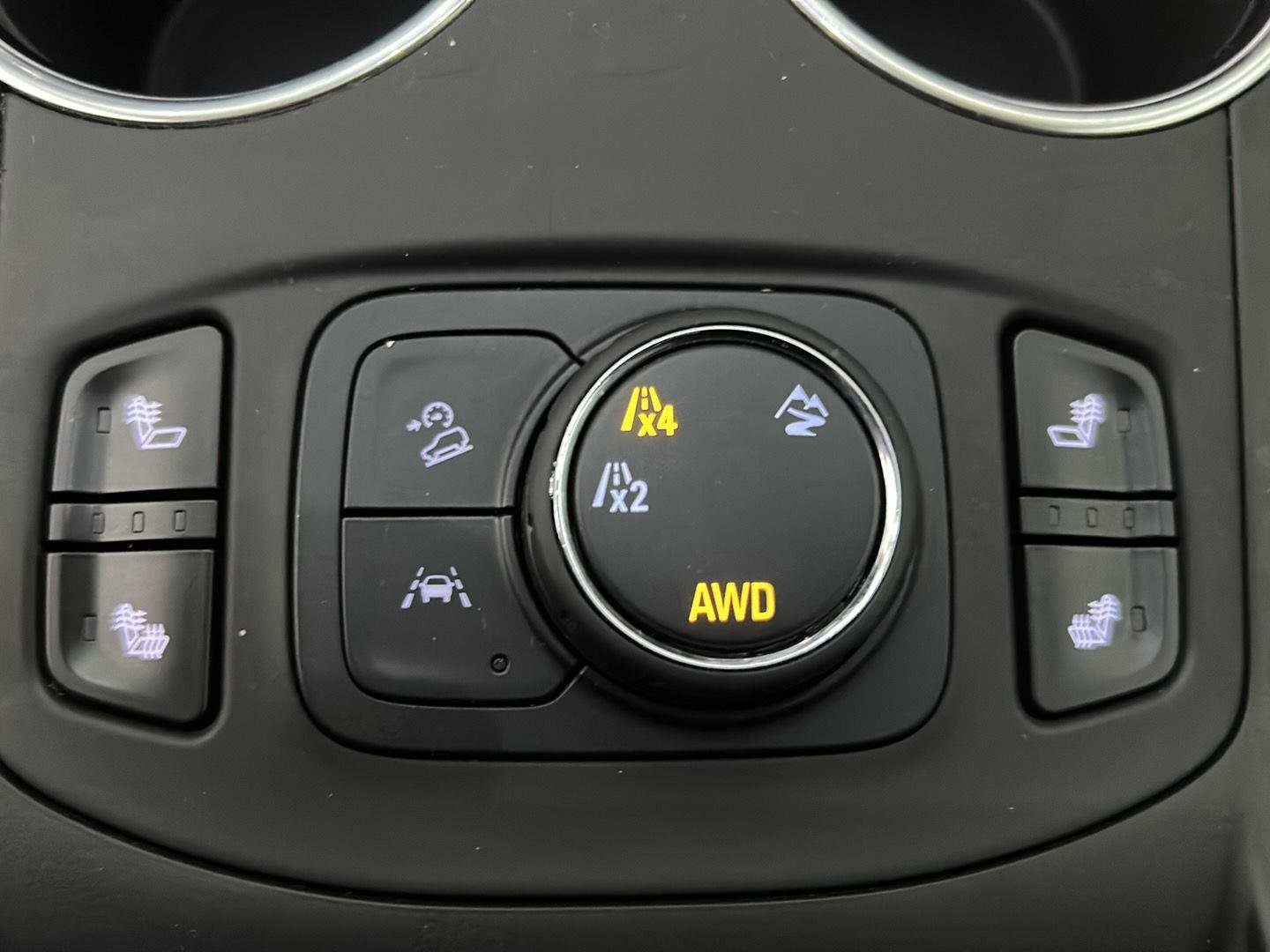 Used 2024 Summit White GMC SLE image 25